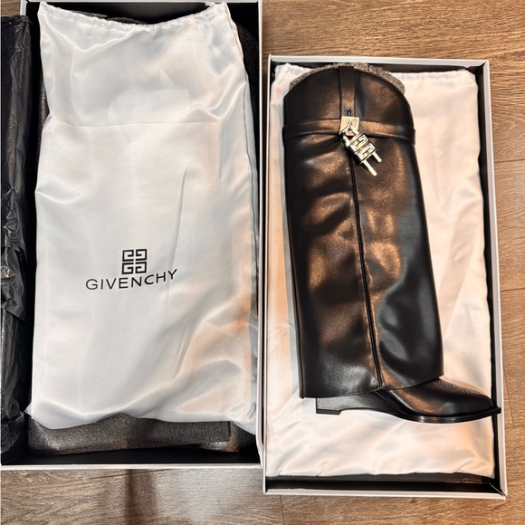 AUTHENTIC GIVENCHY Shark Lock Leather Boots (As Worn by BEYONCÉ 😍 ) - Picture 6 of 8